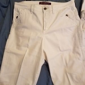 Womens size 12 Gloria Vanderbilt